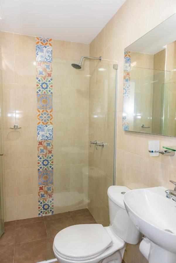 バランキージャ Casa Caribe Colonial Bed & Breakfast エクステリア 写真