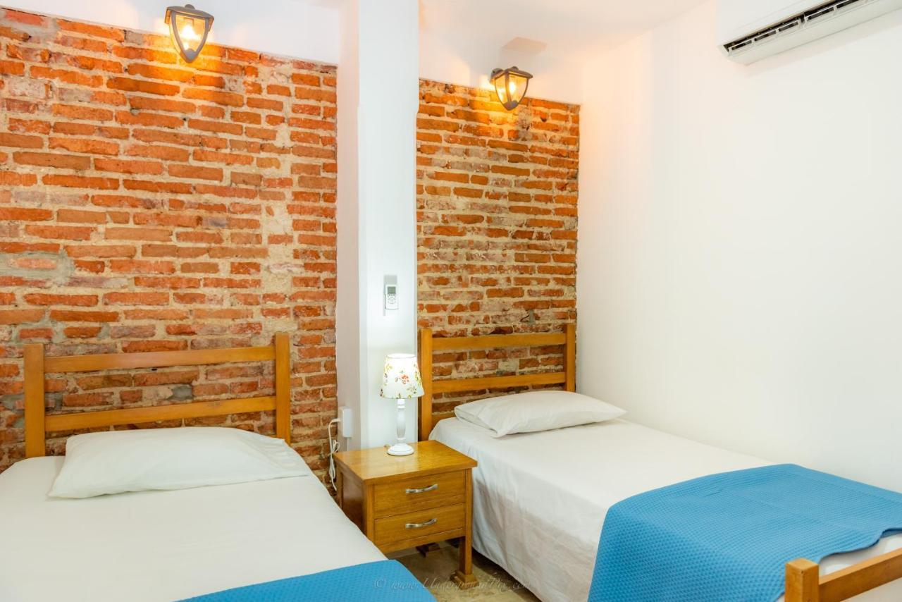 バランキージャ Casa Caribe Colonial Bed & Breakfast エクステリア 写真