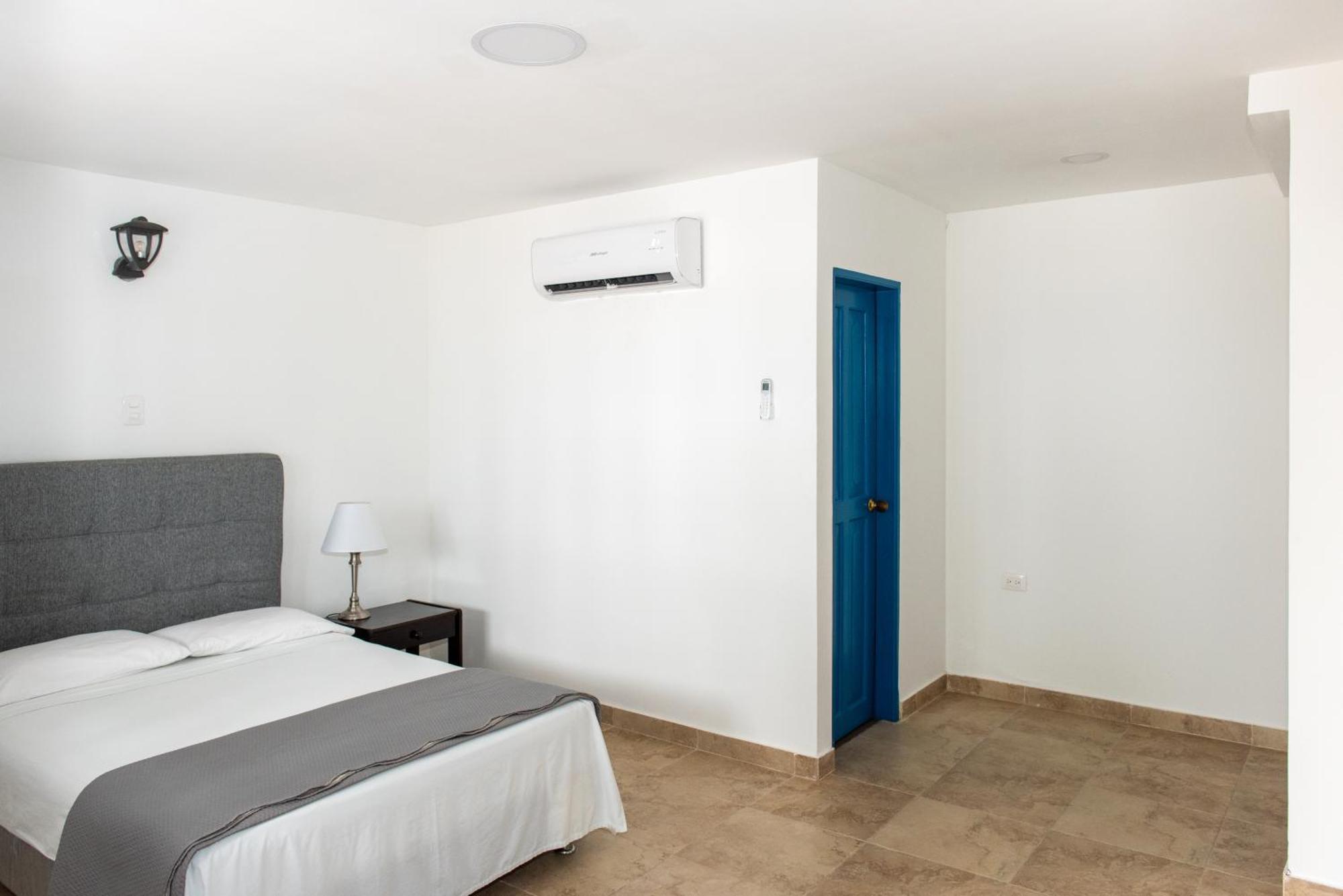 バランキージャ Casa Caribe Colonial Bed & Breakfast エクステリア 写真