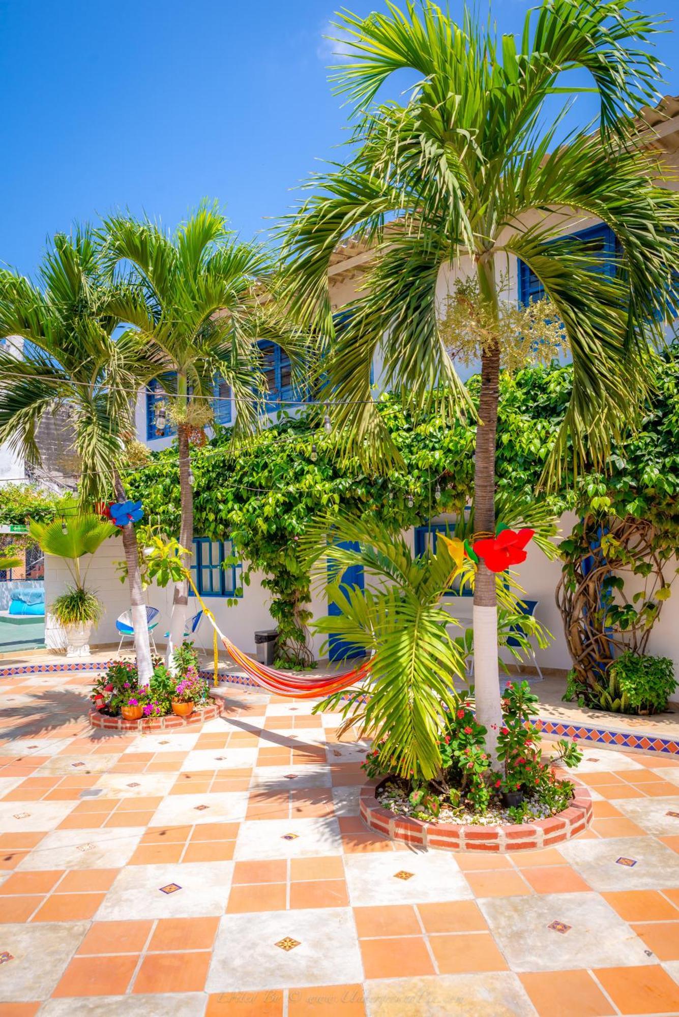 バランキージャ Casa Caribe Colonial Bed & Breakfast エクステリア 写真